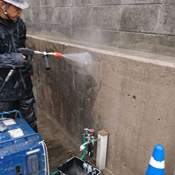 高圧水洗浄作業